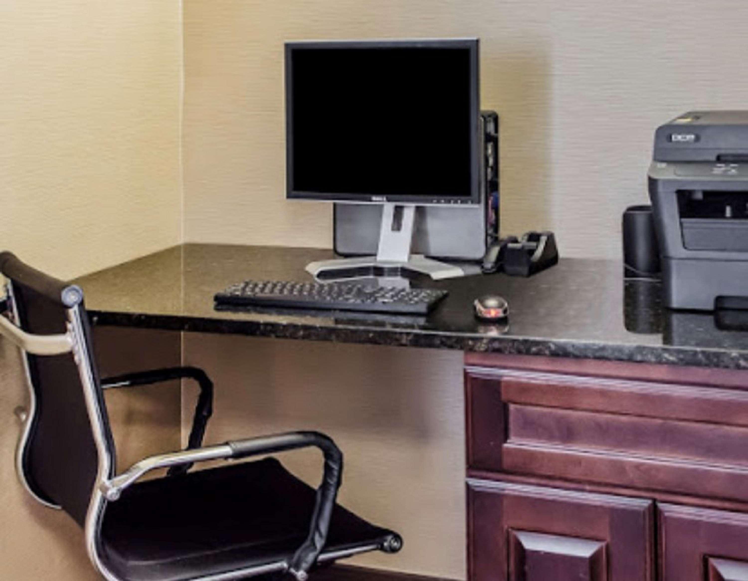 Surestay Plus By Best Western Jonestown Lebanon Valley Exterior foto